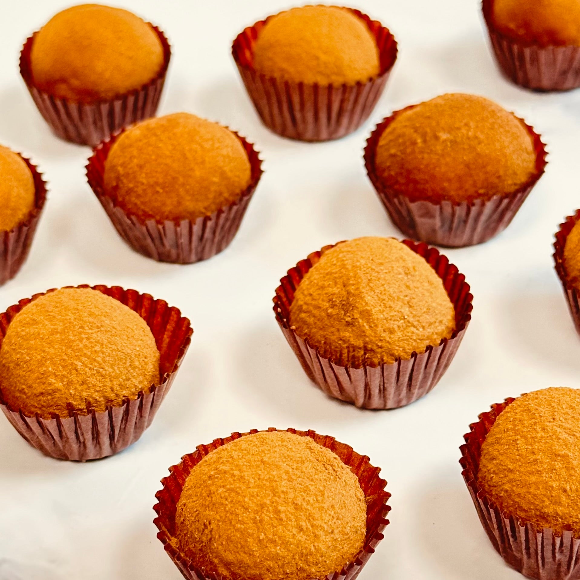 50sets Cupcake Liners with Dome Lids Spoon, Foil Baking Cups Muffin Liners,  Disposable Cupcake Tins Cupcake Wrappers for Wedding - AliExpress, image size:1917x1917