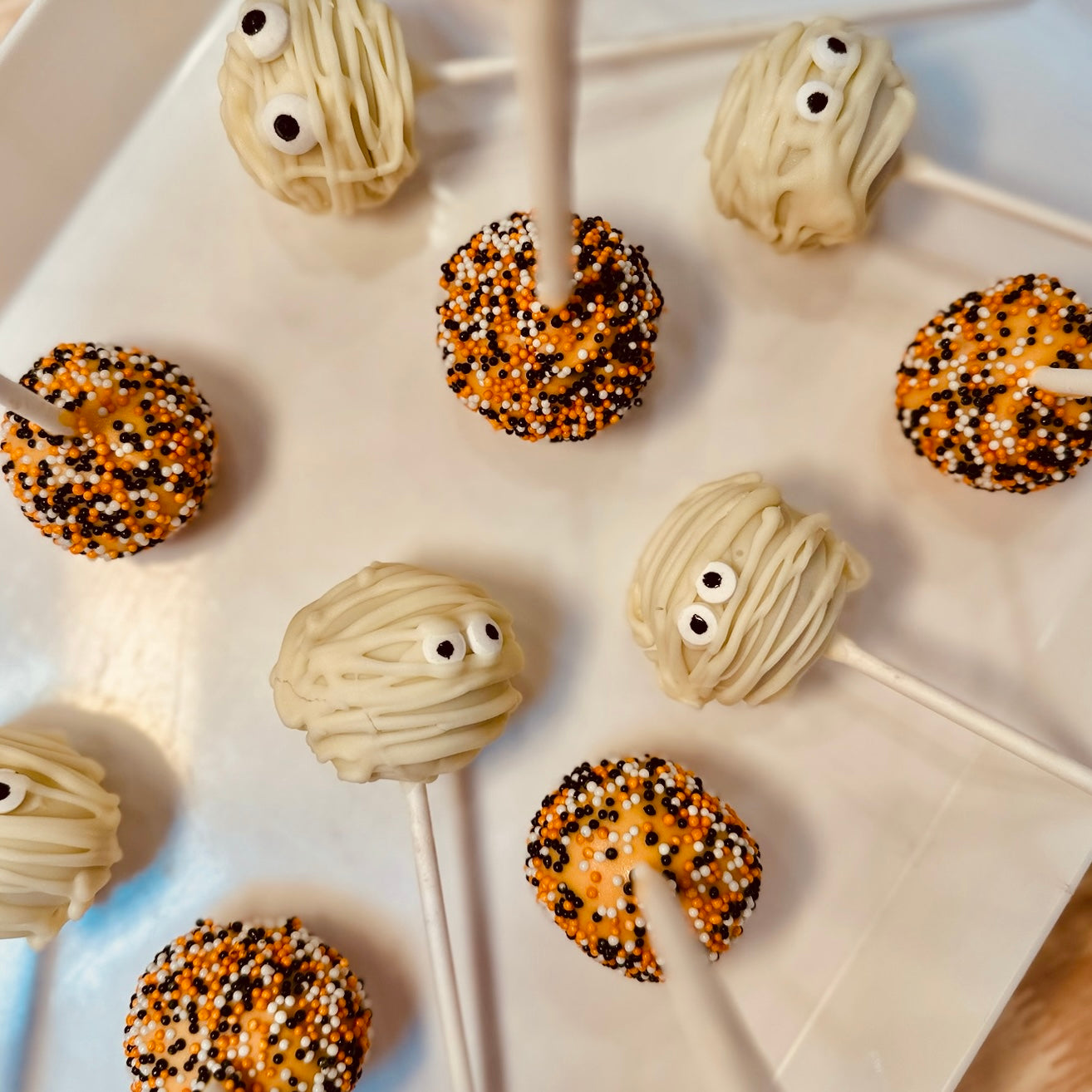 Halloween Cake Pops