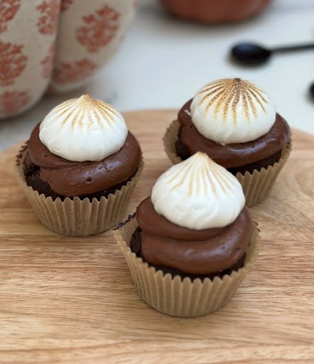 Chocolate and Fluff Cupcake (V)